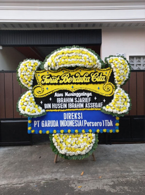 Papan Bunga Duka di Pesantren